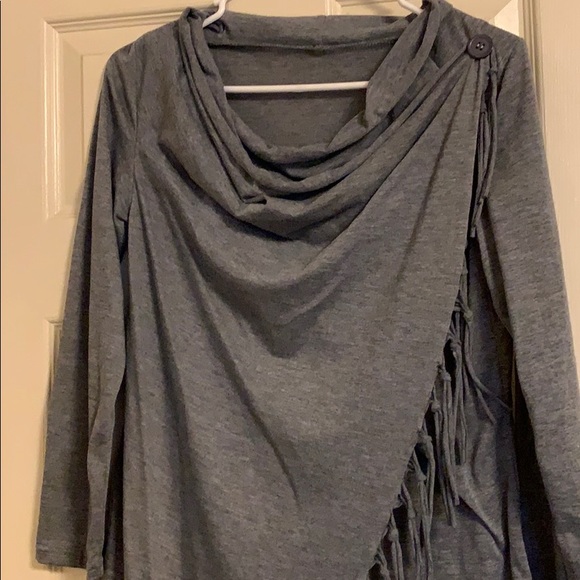 Shrug / poncho - Picture 2 of 4